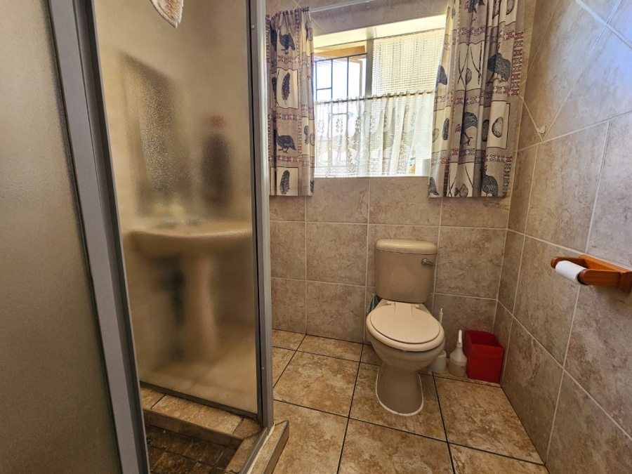 5 Bedroom Property for Sale in Miederpark North West
